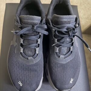 On Cloud Running women’s Cloudtec Lightweight Black Running Shoes